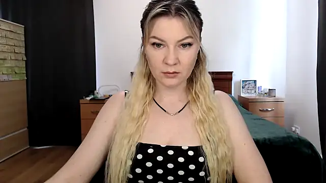 Snapshot of ParadiseAlina chatting on September 24, 1:25 pm ParadiseAlina online show from September 24, 1:25 pm