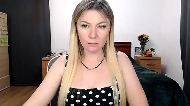 Snapshot of ParadiseAlina chatting on October 23, 7:01 pm ParadiseAlina online show from October 23, 7:01 pm