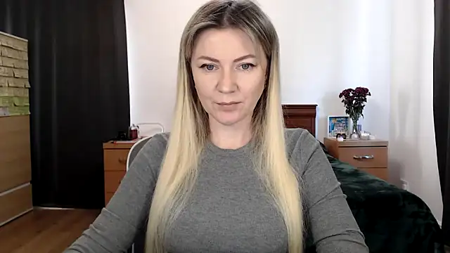 Snapshot of ParadiseAlina chatting on November 20, 2:39 pm ParadiseAlina online show from November 20, 2:39 pm