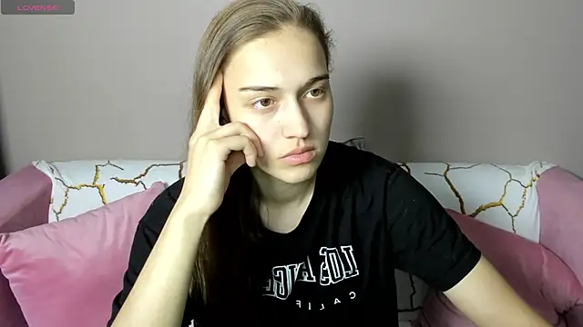 Snapshot of Alisa__Kelly chatting on September 13, 3:06 am Alisa Kelly online show from September 13, 3:06 am