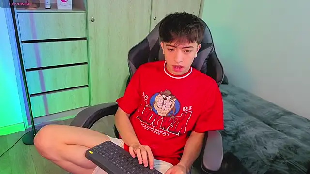 onlinenico online show from September 19, 8:09 pm