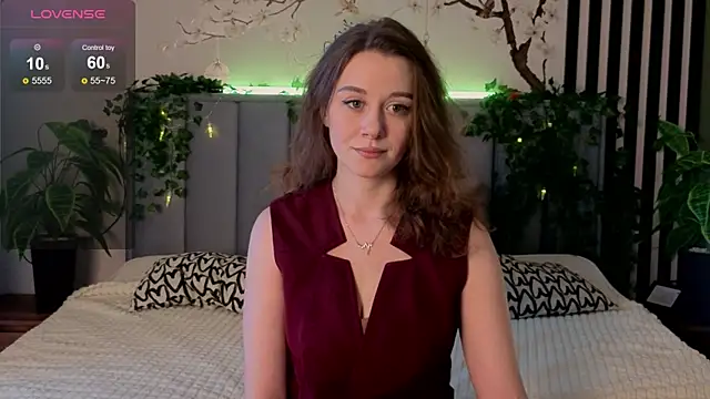 Snapshot of SkyHelen chatting on November 21, 4:44 am SkyHelen online show from November 21, 4:44 am