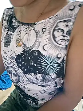 Snapshot of euahotmarii20 chatting on September 14, 4:00 am euahotmarii20 online show from September 14, 4:00 am