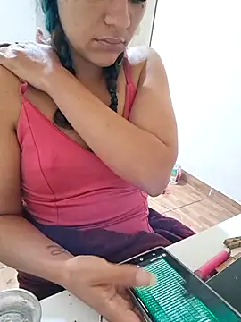 Snapshot of euahotmarii20 chatting on October 9, 6:06 pm euahotmarii20 online show from October 9, 6:06 pm