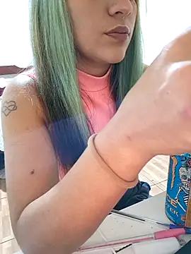 Snapshot of euahotmarii20 chatting on November 5, 3:17 am euahotmarii20 online show from November 5, 3:17 am