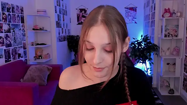 JenniferKiim online show from September 17, 11:45 am