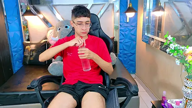 Snapshot of Kygo_Williams chatting on September 19, 2:18 pm Kygo Williams online show from September 19, 2:18 pm