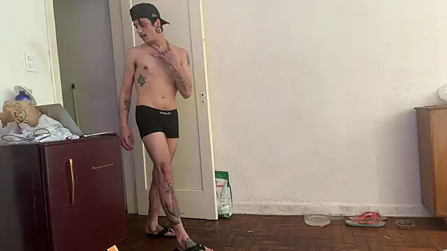 chrisalmeid  online show from November 16, 2:33 pm