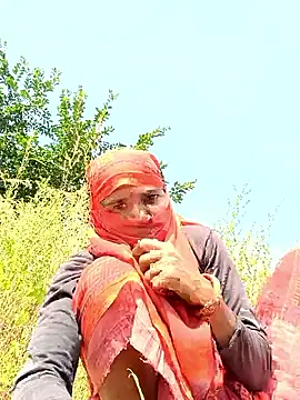 Snapshot of Hot-honi chatting on October 11, 8:02 am Hot-honi online show from October 11, 8:02 am