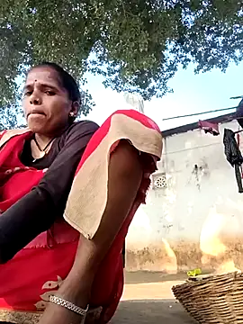 Snapshot of Hot-honi chatting on November 15, 3:04 am Hot-honi online show from November 15, 3:04 am