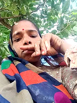 Snapshot of Hot-honi chatting on November 18, 8:41 am Hot-honi online show from November 18, 8:41 am