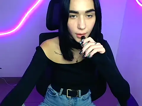 Snapshot of Bella_Night4 chatting on October 3, 6:16 pm Bella Night4 online show from October 3, 6:16 pm