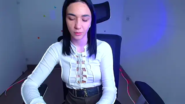 Snapshot of Bella_Night4 chatting on October 20, 6:03 am Bella Night4 online show from October 20, 6:03 am