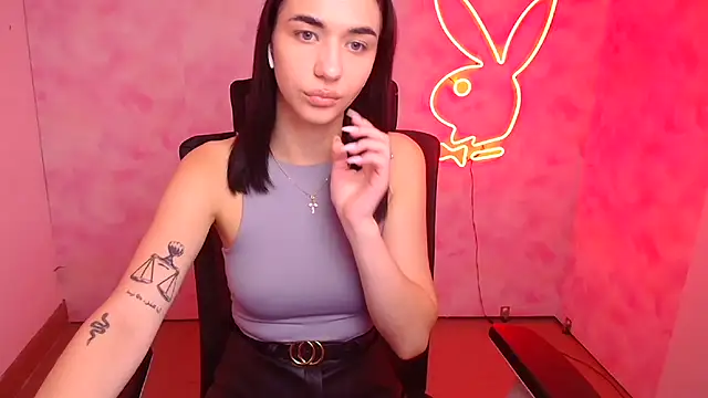 Snapshot of Bella_Night4 chatting on October 23, 6:13 am Bella Night4 online show from October 23, 6:13 am