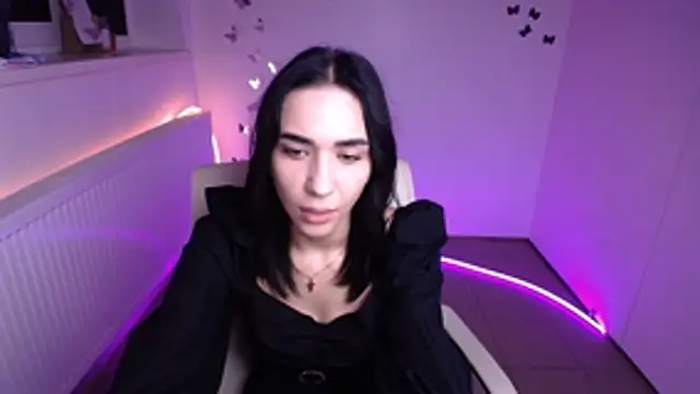 Snapshot of Bella_Night4 chatting on October 28, 7:23 am Bella Night4 online show from October 28, 7:23 am