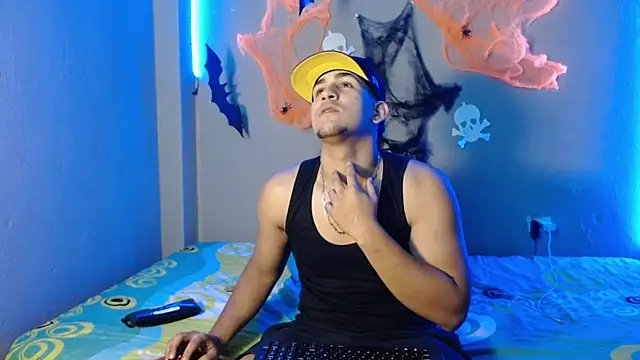 massimo vidal  online show from October 25, 5:19 pm