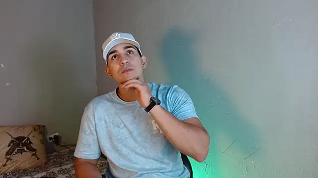 massimo vidal  online show from November 7, 4:01 am