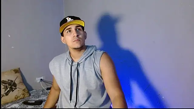 massimo vidal  online show from November 16, 2:39 am