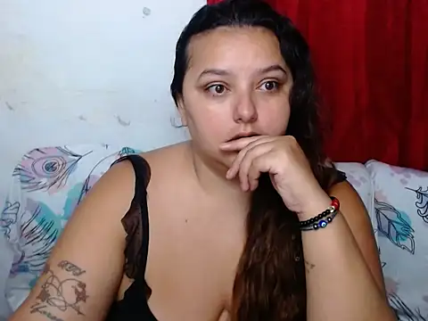 Snapshot of KeilyHall chatting on December 2, 9:47 am KeilyHall online show from December 2, 9:47 am