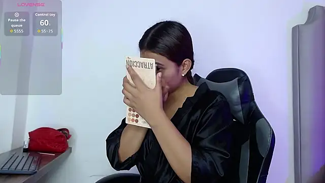 Miaa Rosse online show from November 26, 12:06 pm