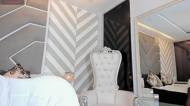 MissMahala  online show from September 20, 8:10 pm