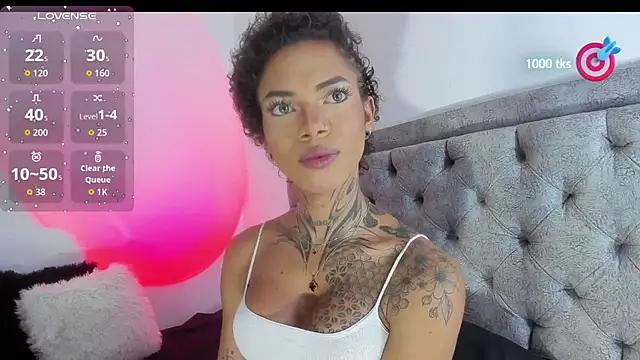 Snapshot of michell_danna chatting on October 3, 1:13 am michell danna online show from October 3, 1:13 am