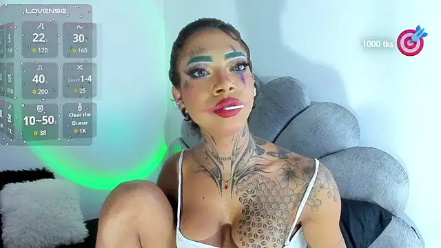 Snapshot of michell_danna chatting on October 30, 1:29 am michell danna online show from October 30, 1:29 am