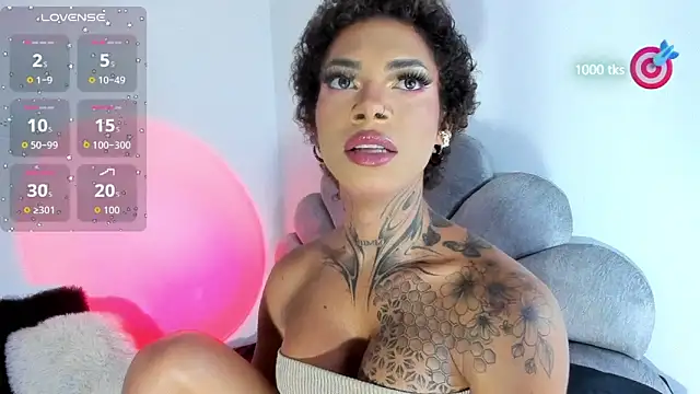 Snapshot of michell_danna chatting on November 6, 1:06 am michell danna online show from November 6, 1:06 am