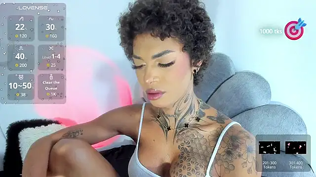 Snapshot of michell_danna chatting on November 18, 1:55 am michell danna online show from November 18, 1:55 am