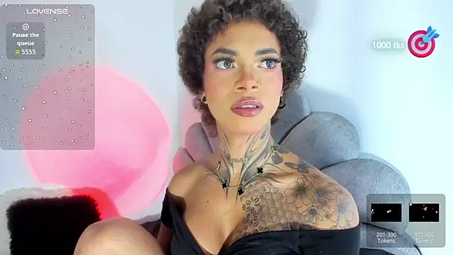 Snapshot of michell_danna chatting on December 3, 2:19 am michell danna online show from December 3, 2:19 am