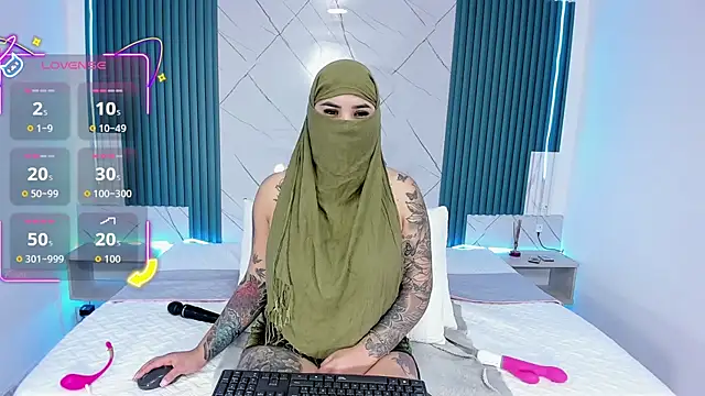 Nayla-Mouna online show from November 12, 7:35 pm