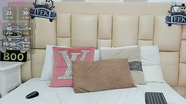 EbonyLudovica online show from October 31, 3:40 am