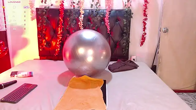  SARAI DUPONT online show from March 11, 2:10 am