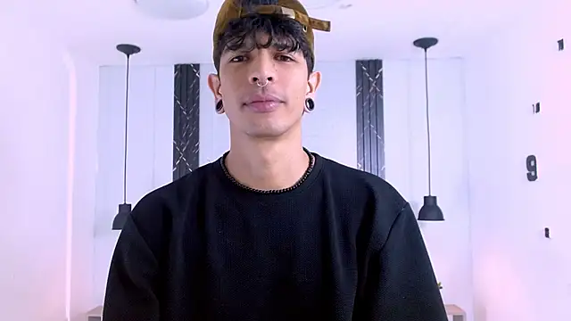 Franvill Trato online show from November 2, 3:58 pm