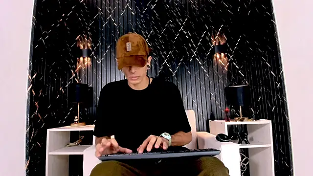 Franvill Trato online show from November 19, 7:36 pm