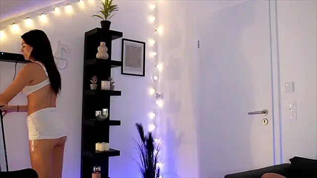 SophieFleur online show from October 15, 1:11 pm