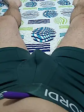 Snapshot of este_juan chatting on September 13, 9:58 pm este juan online show from September 13, 9:58 pm