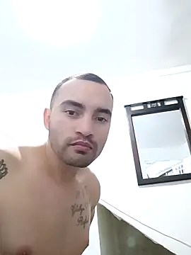 Snapshot of este_juan chatting on October 18, 3:20 am este juan online show from October 18, 3:20 am