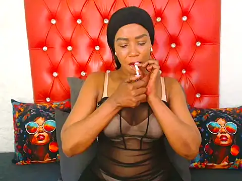 Snapshot of GaggingQueen32 chatting on September 22, 5:59 pm GaggingQueen32 online show from September 22, 5:59 pm