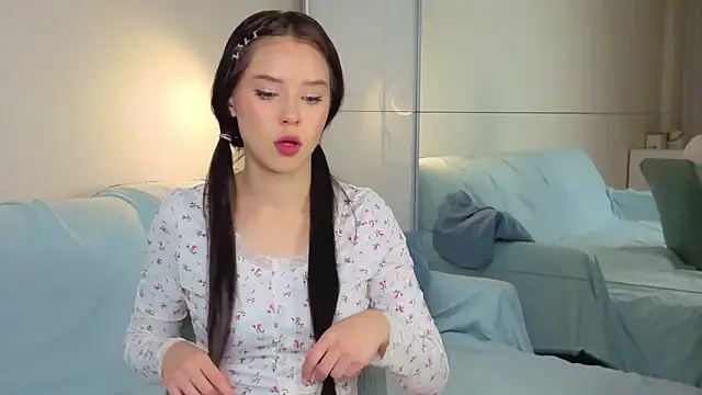 slyshypie online show from September 16, 1:34 pm