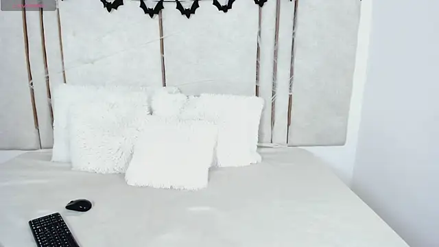 Lilith dry online show from October 23, 2:16 pm