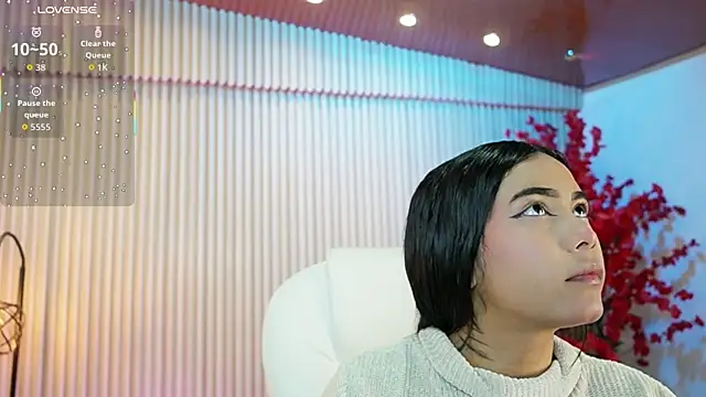 Snapshot of GiaNovak chatting on October 14, 11:33 am GiaNovak online show from October 14, 11:33 am