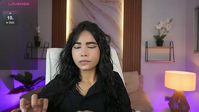 Snapshot of GiaNovak chatting on December 15, 7:07 pm GiaNovak online show from December 15, 7:07 pm