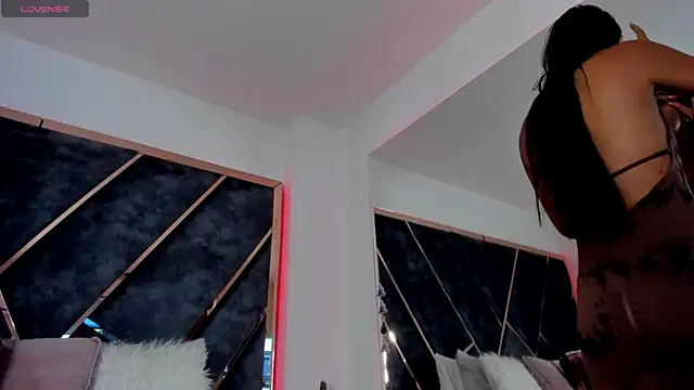 SusanaHenao online show from October 6, 6:49 pm