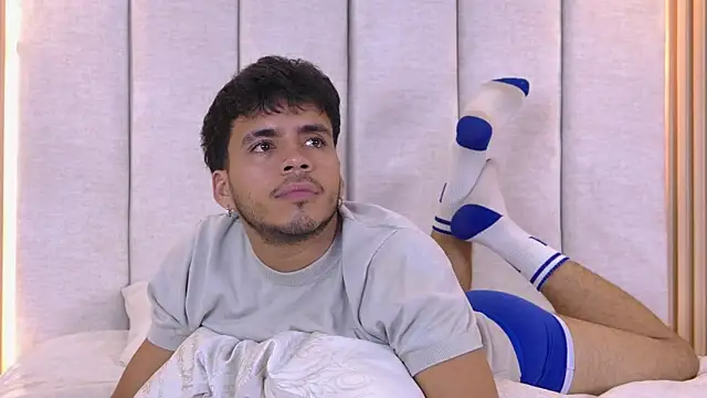 Snapshot of AlexanderJordan chatting on November 11, 12:10 am AlexanderJordan online show from November 11, 12:10 am