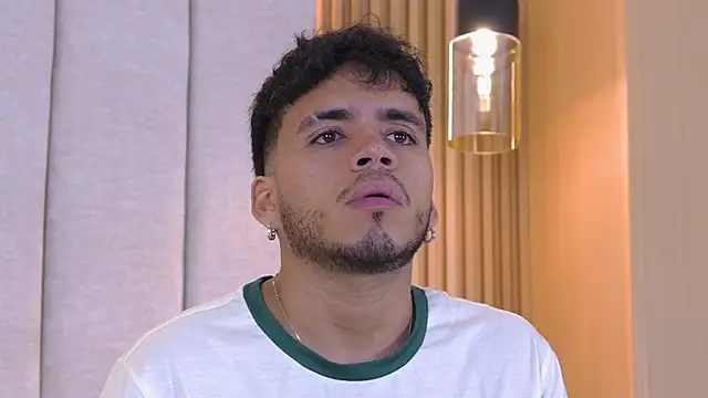 Snapshot of AlexanderJordan chatting on November 16, 7:41 pm AlexanderJordan online show from November 16, 7:41 pm