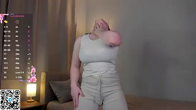 LakeshiaVodopich online show from October 1, 8:42 am