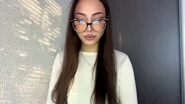 Snapshot of Leaf_Unto chatting on September 10, 1:55 pm Leaf Unto online show from September 10, 1:55 pm