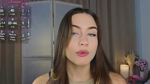 Snapshot of Moonlight1Sonata1 chatting on November 17, 9:04 am Moonlight1Sonata1 online show from November 17, 9:04 am