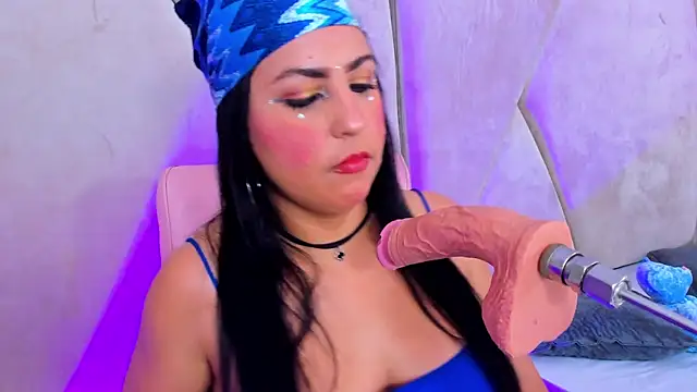 Snapshot of Victoriia_Queen chatting on November 1, 8:33 pm Victoriia Queen online show from November 1, 8:33 pm